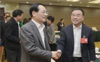山東省政協(xié)主席付志方與劉洪彬董事長(cháng)親切交流